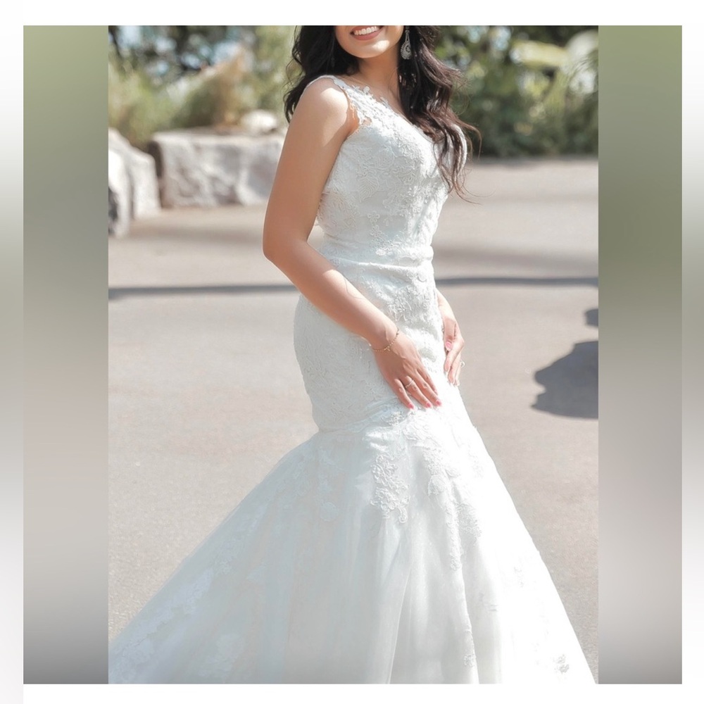 Elegant White Lace Bridal Gown